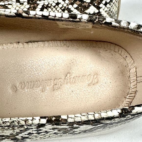 Tommy Bahama Faux Snakeskin Slip-On Sneakers Neutral Casualcore Size 10 Resort - Picture 7 of 12